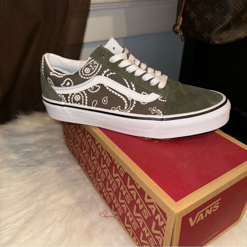 Womens Vans size 8